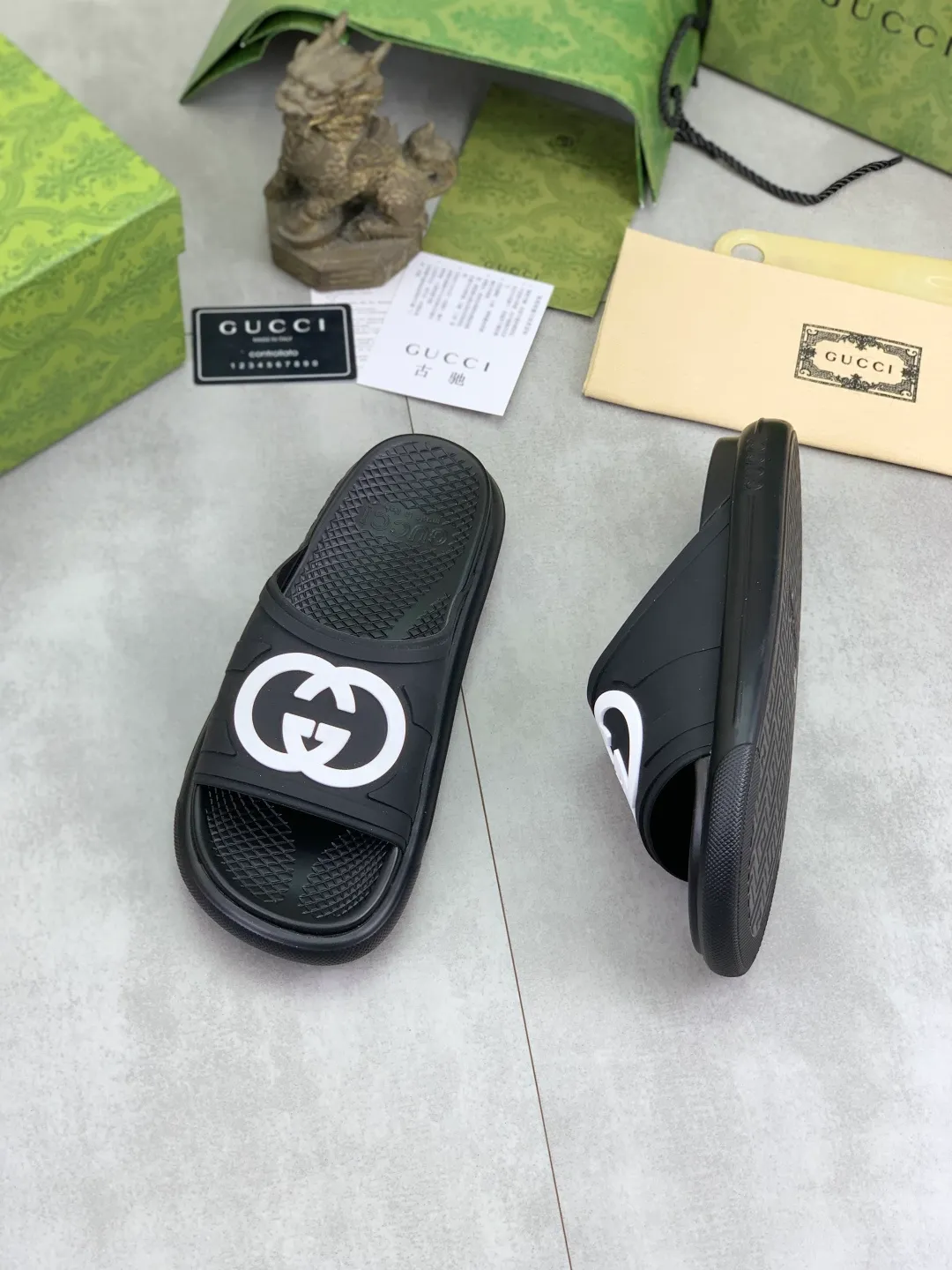 Men's Men's Shoes 💰P300💰[New Style] High Version 🎁🎁🎁 GUCCI New Year of the Snake casual slippers, original official website, perfect workmanship, transmitting a kind of noble luxury, sublimating its definition of luxury in Gucci's high-end extraordinary craftsmanship. Original Gucci double G combination outsole, code number: 35-46, complete package